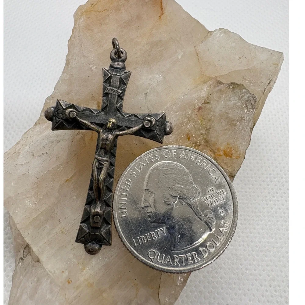 Vintage Sterling Silver Crucifix Pendant Italy 3.10g Religious Cross Medal